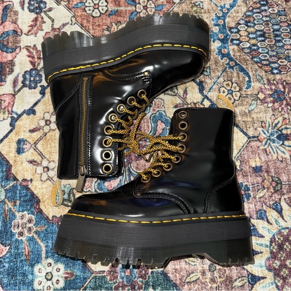 Dr. Martens Jadon Max Vegan Leather - Picture 1 of 7
